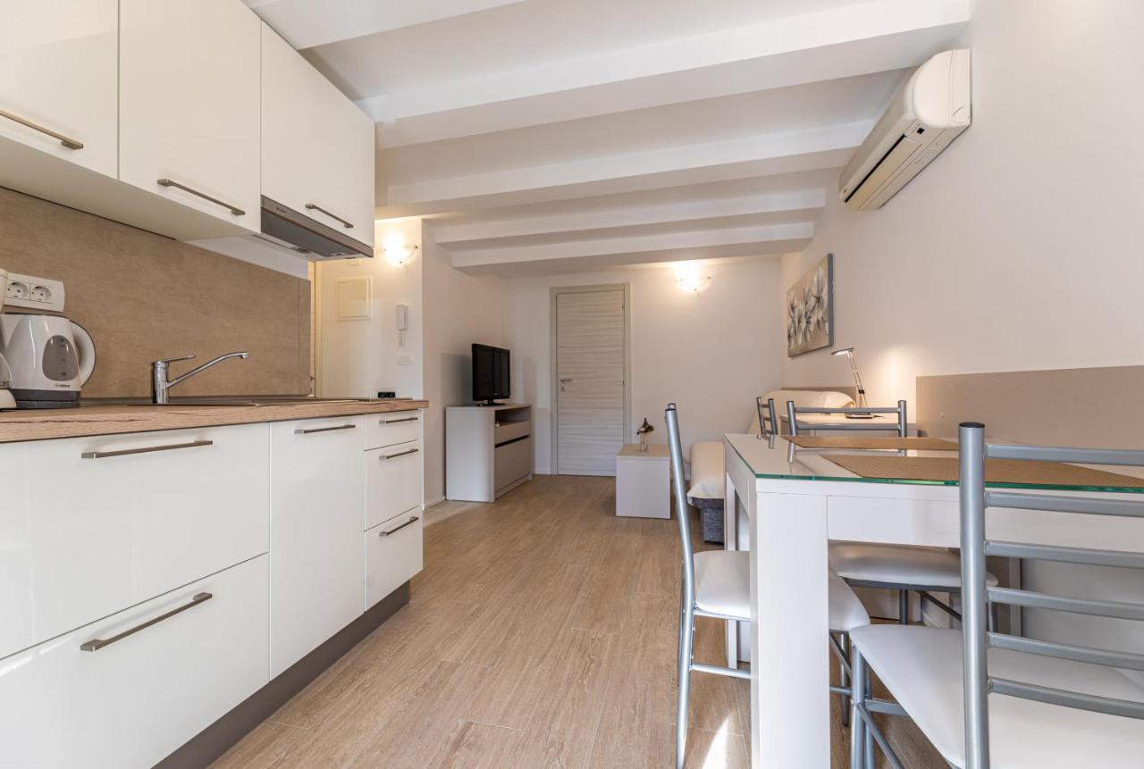 Apartments Crnekovic III Baška Екстериор снимка