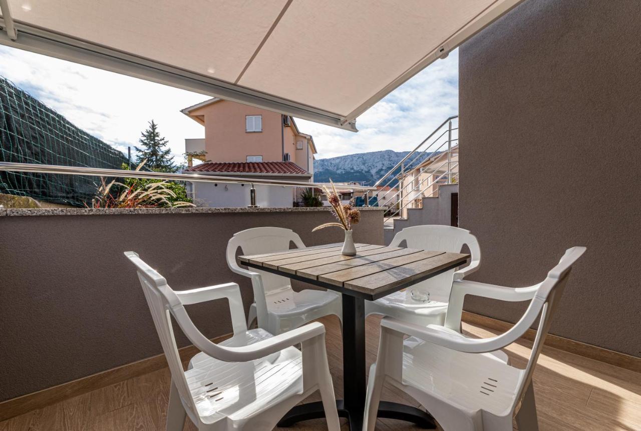 Apartments Crnekovic III Baška Екстериор снимка
