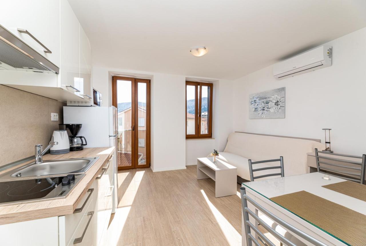 Apartments Crnekovic III Baška Екстериор снимка