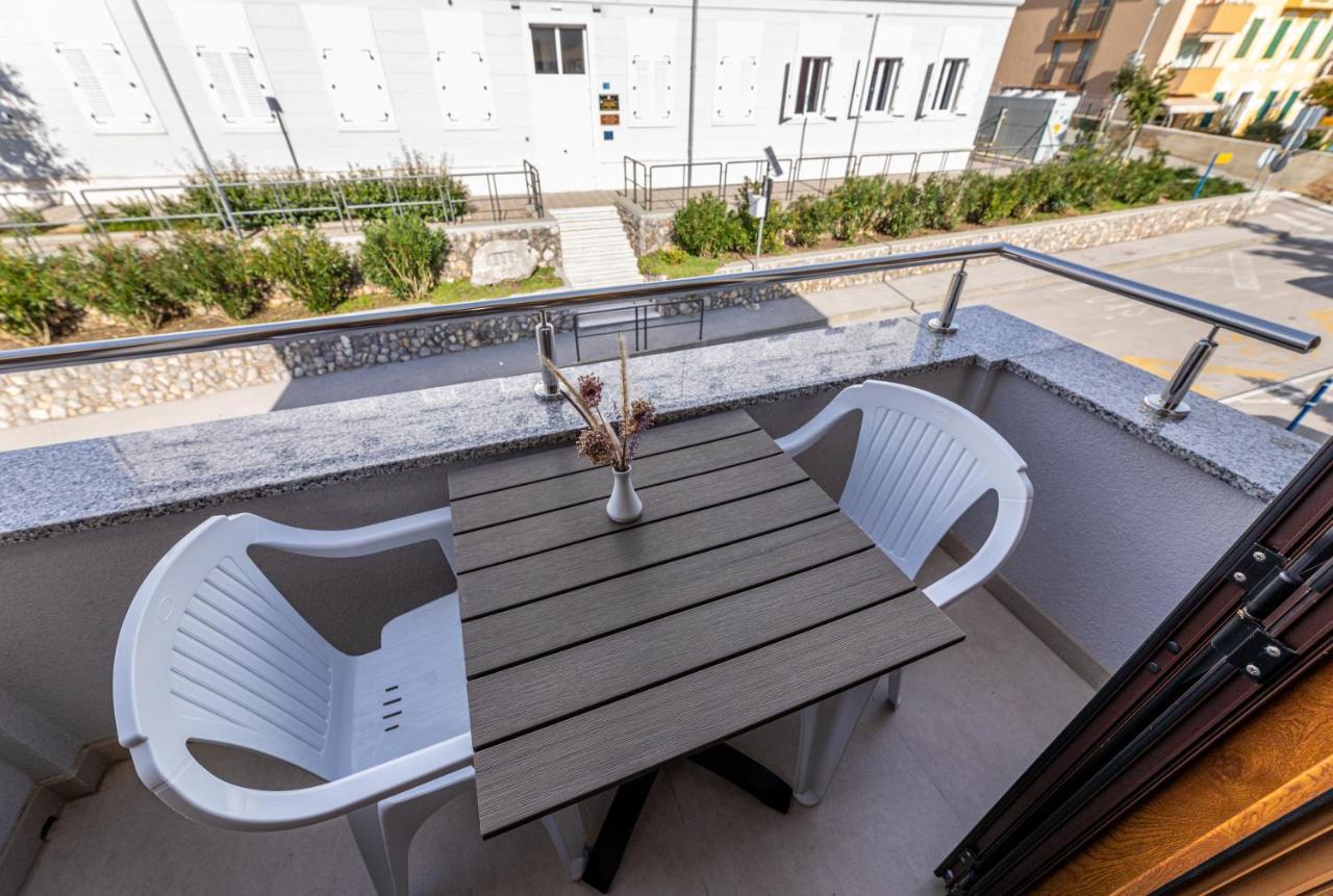 Apartments Crnekovic III Baška Екстериор снимка