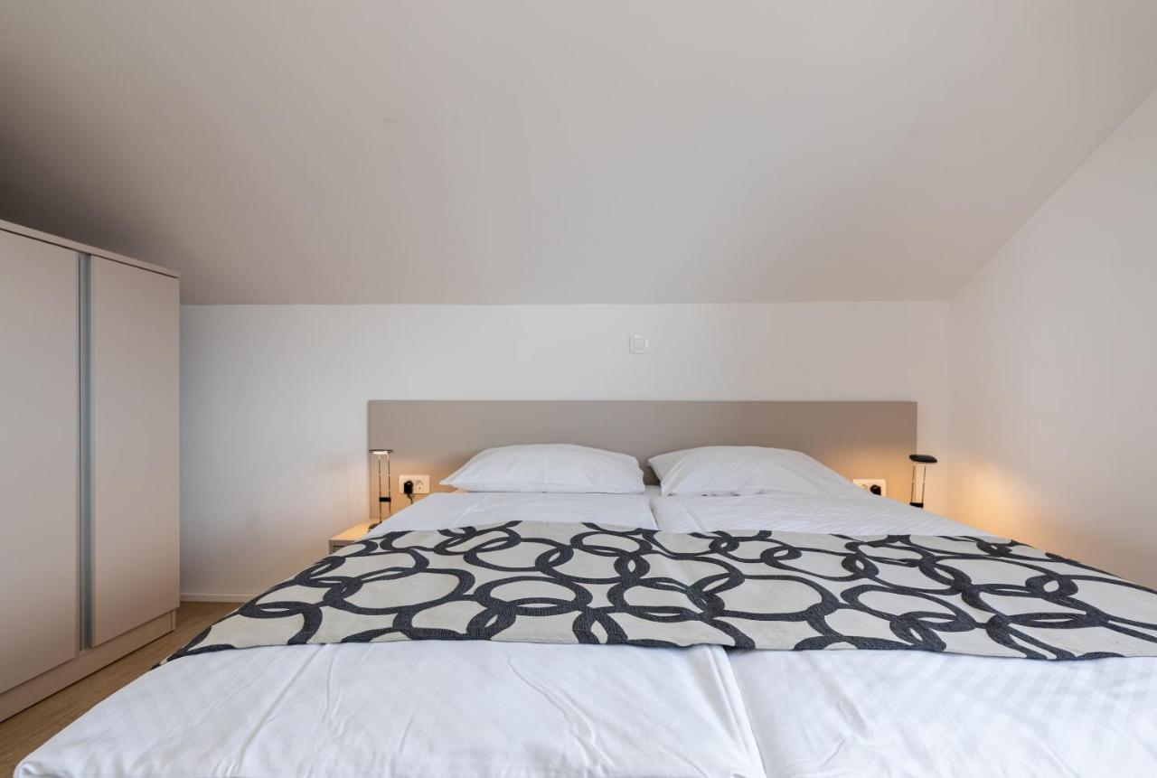 Apartments Crnekovic III Baška Екстериор снимка