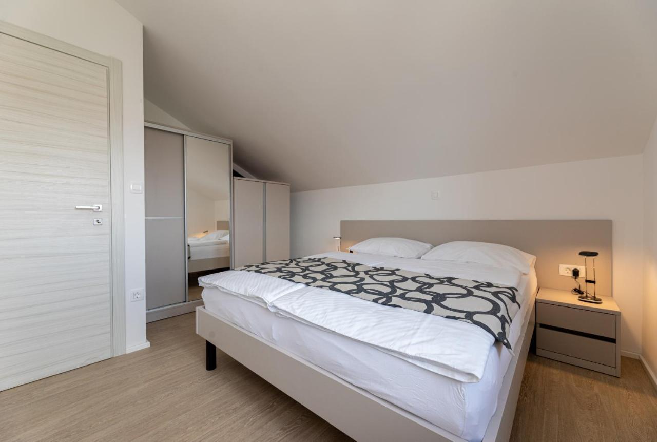 Apartments Crnekovic III Baška Екстериор снимка